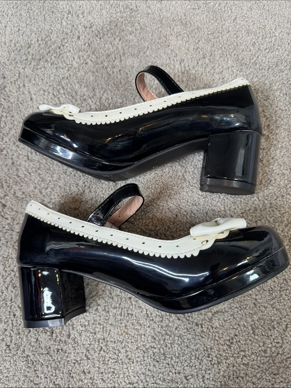 Women’s Black Chunky Heel Mary Jane Pumps Cute Bow & Hearts Round Toe Size 6 NEW